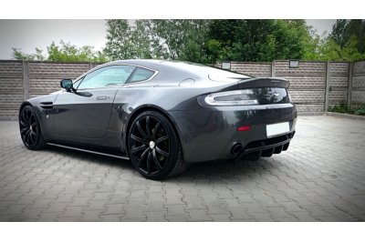 Накладки сплиттеры на пороги на Aston Martin V8 Vantage